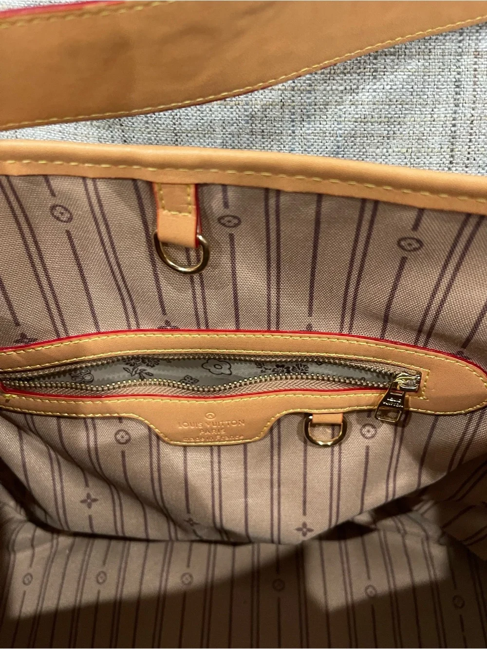 Louis Vuitton knock-off Monogram Canvas Shoulder Bag - Picture 16 of 16